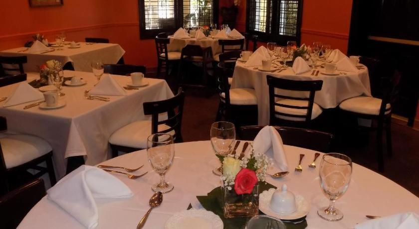 The Caribbean Court Boutique Hotel Vero Beach Buitenkant foto