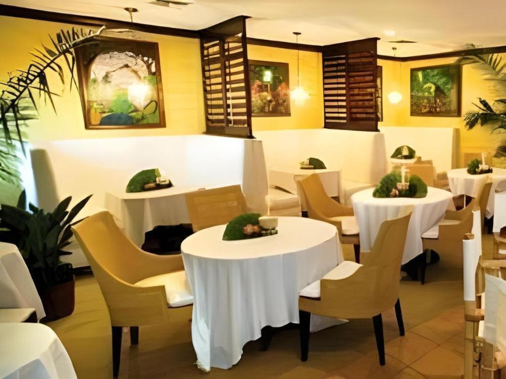 The Caribbean Court Boutique Hotel Vero Beach Buitenkant foto